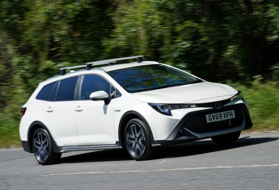  Toyota Corolla Trek Hybrid 2020 года  (UK) (фото 1 из 40)